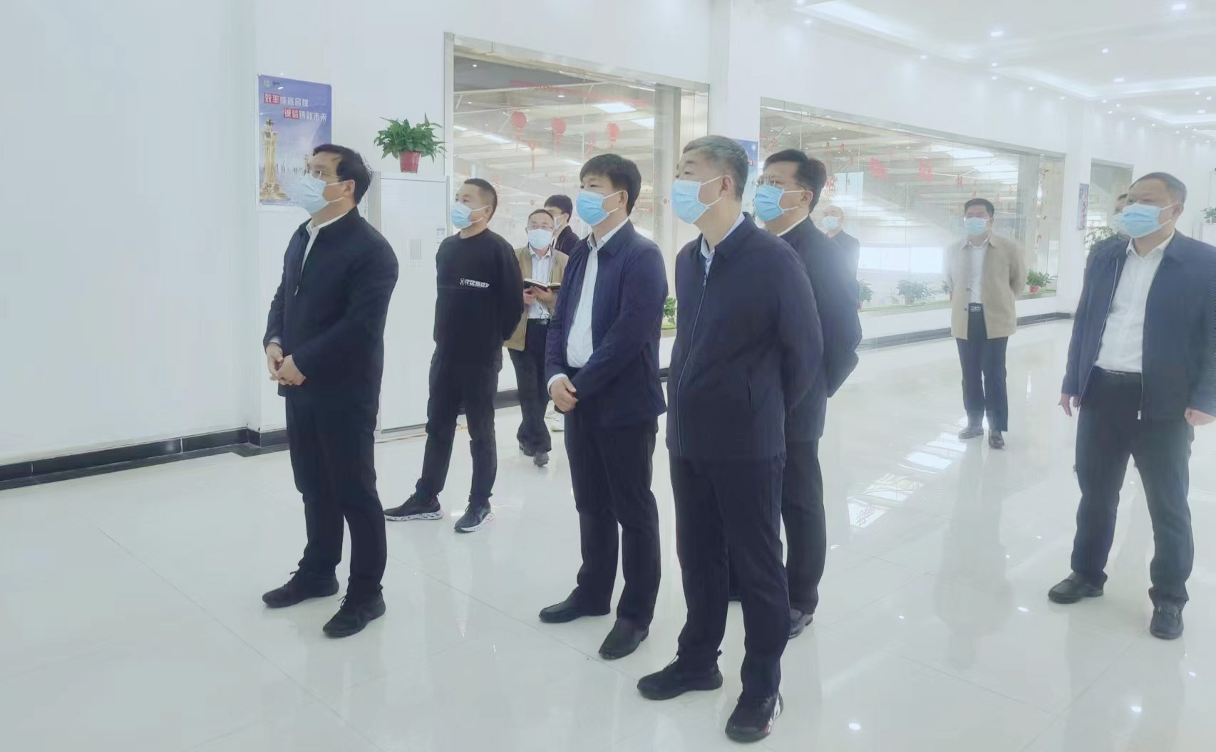 駐馬店市委副書記、市長(zhǎng)李躍勇一行 蒞臨花花牛乳業(yè)集團(tuán)新蔡豫信瑞亞牧場(chǎng)調(diào)研