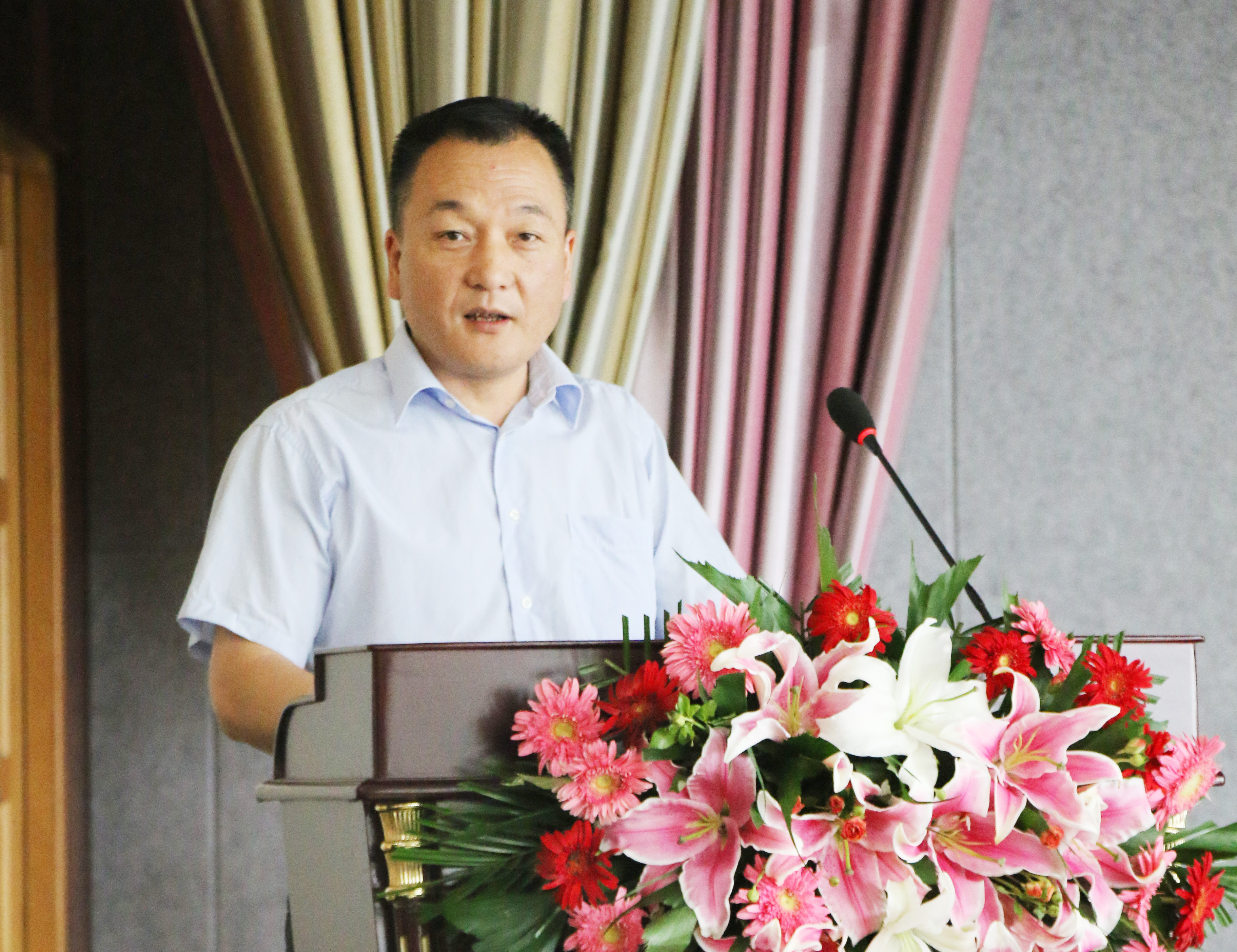 揚(yáng)帆再起航 | 花花牛乳業(yè)集團(tuán)養(yǎng)殖、飼料事業(yè)部2019上半年總結(jié)表彰暨下半年工作部署大會(huì)隆重召開(kāi)