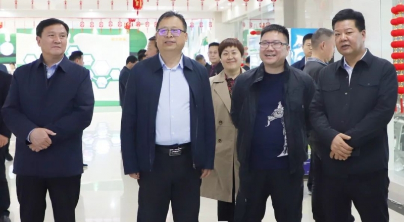 花花牛丨駐馬店市遂平縣政協(xié)黨組書記、主席張衛(wèi)東一行蒞臨花花牛魯山瑞亞牧場參觀