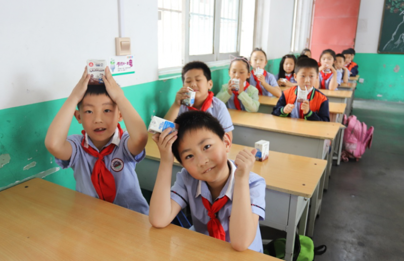 花花牛|六一關(guān)愛兒童，讓愛灑滿人間